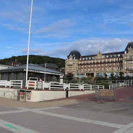 Les Bains